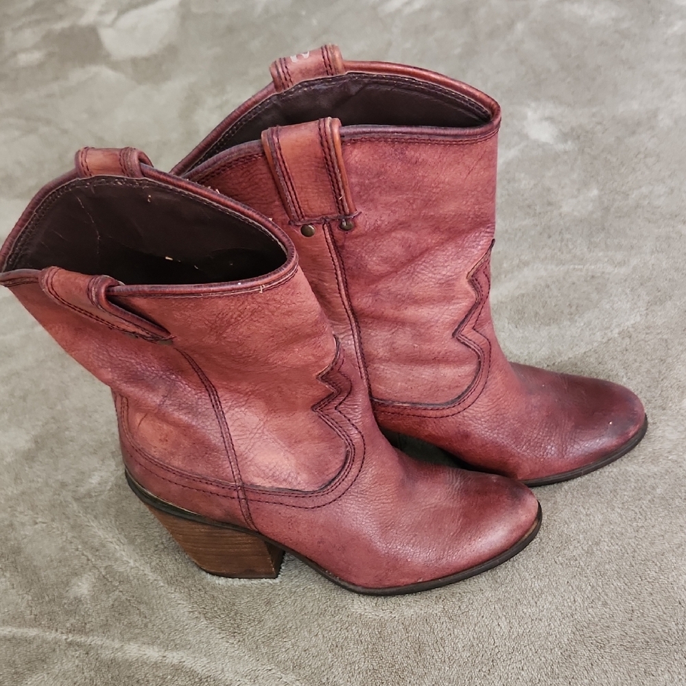 Leather heeled boot
